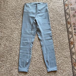 Lululemon Wunder Unders size 6